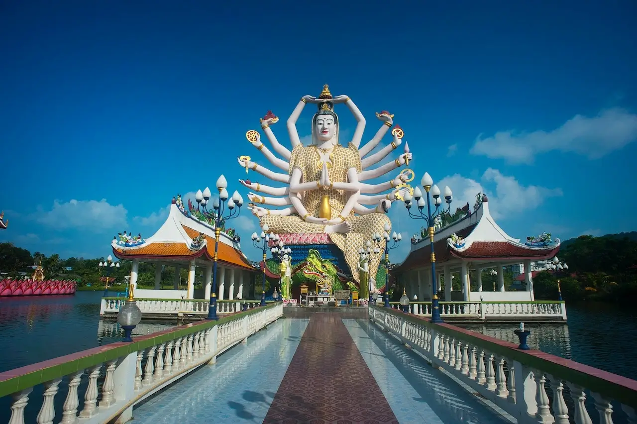 Wat Plai Laem – Lady Monk Temple. One of the more modern Koh Samui Temples